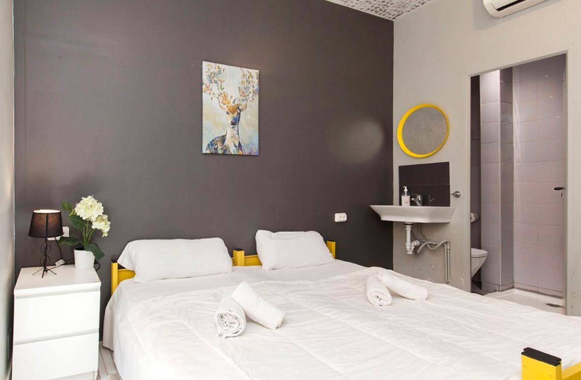 Heylola! Hostel Barcelona Luaran gambar